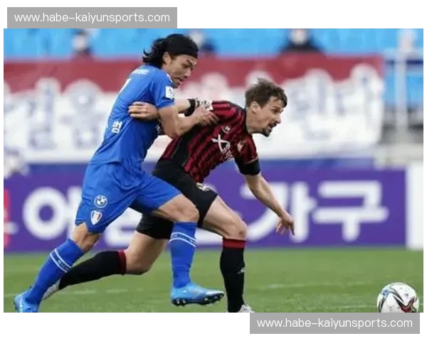 橙蓝碰撞的灵魂之战：济州联vs水原三星，不只是90分钟的绿茵博弈